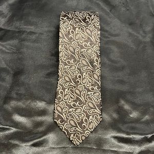 Barney’s New York, 100% silk tie